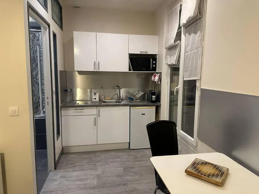 Chic Studio Chatelet Les Halles Paris 0*,